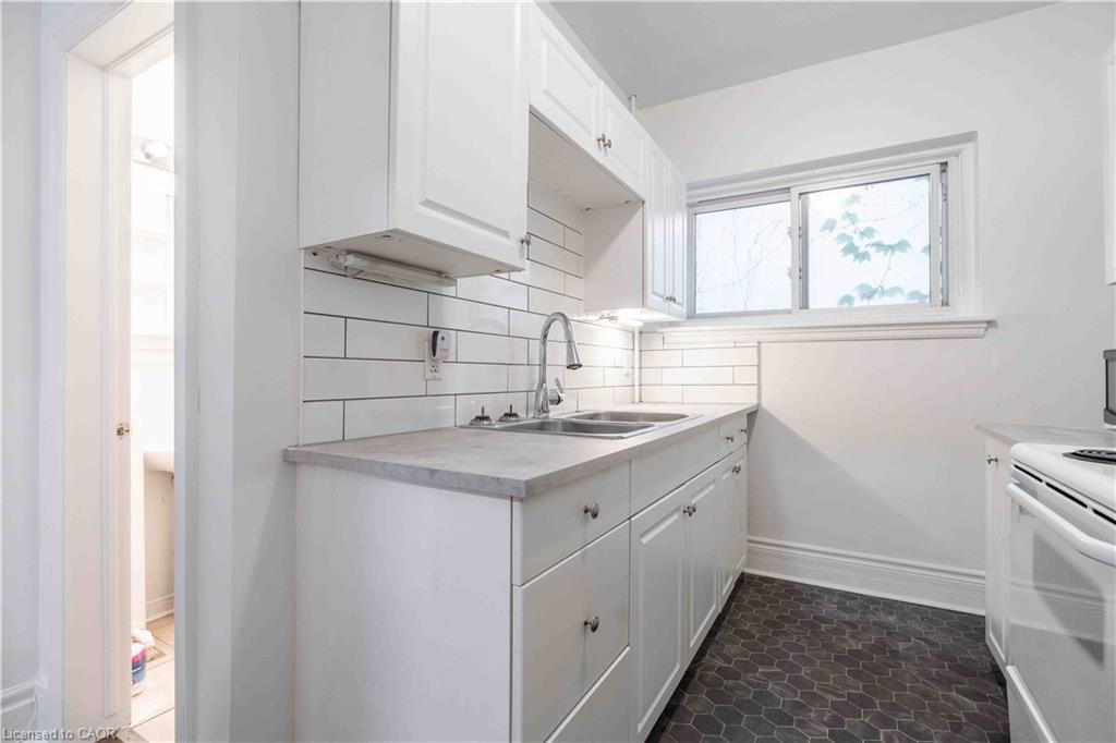 4-285 King Street W Property Photo 13