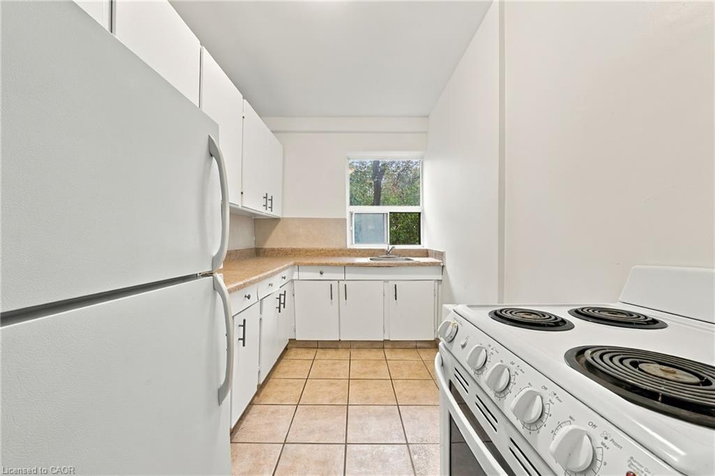 106-325A James Street S Property Photo 1
