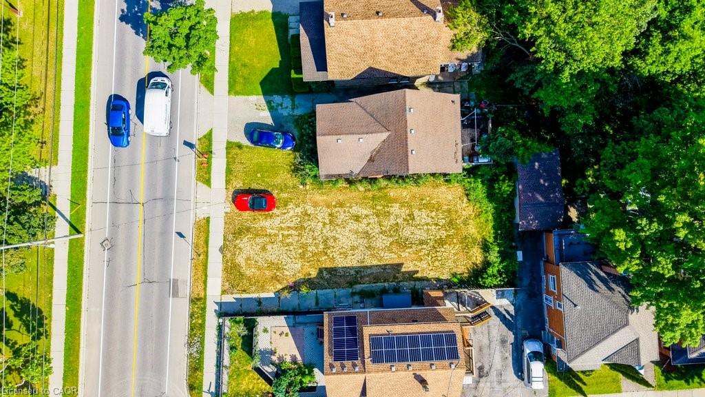 153 Courtland Avenue E Property Photo 2