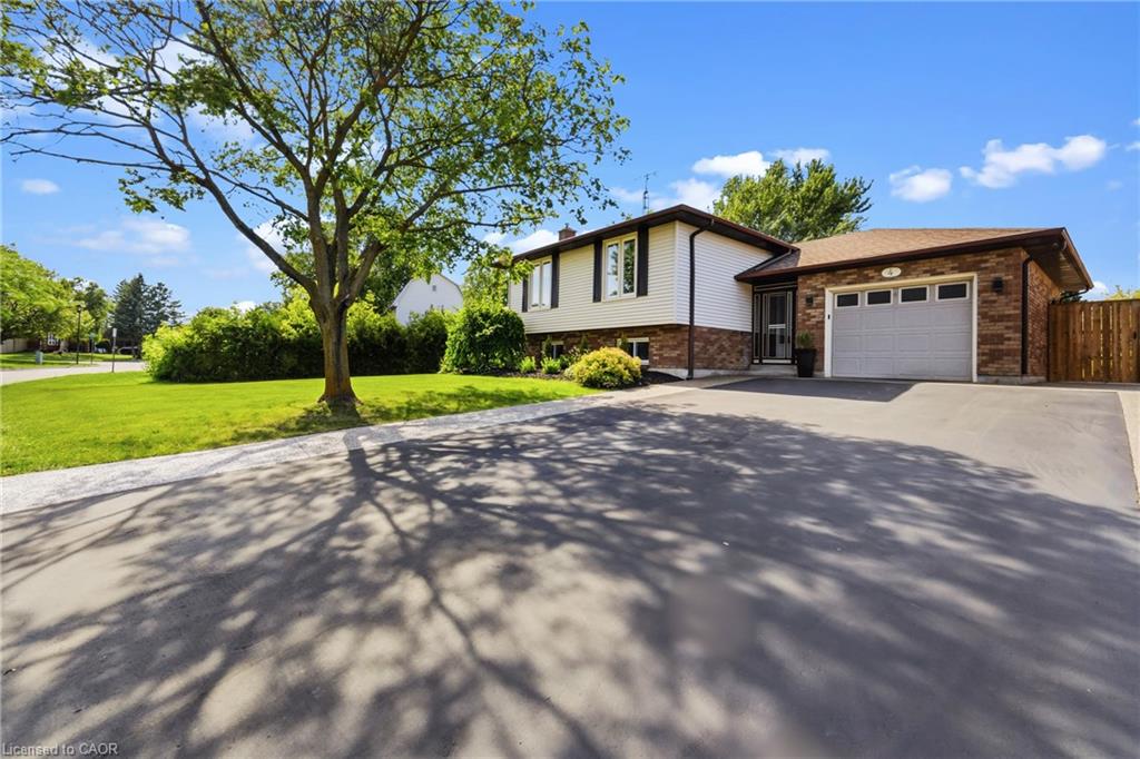 4 Ravine Crescent Property Photo 2