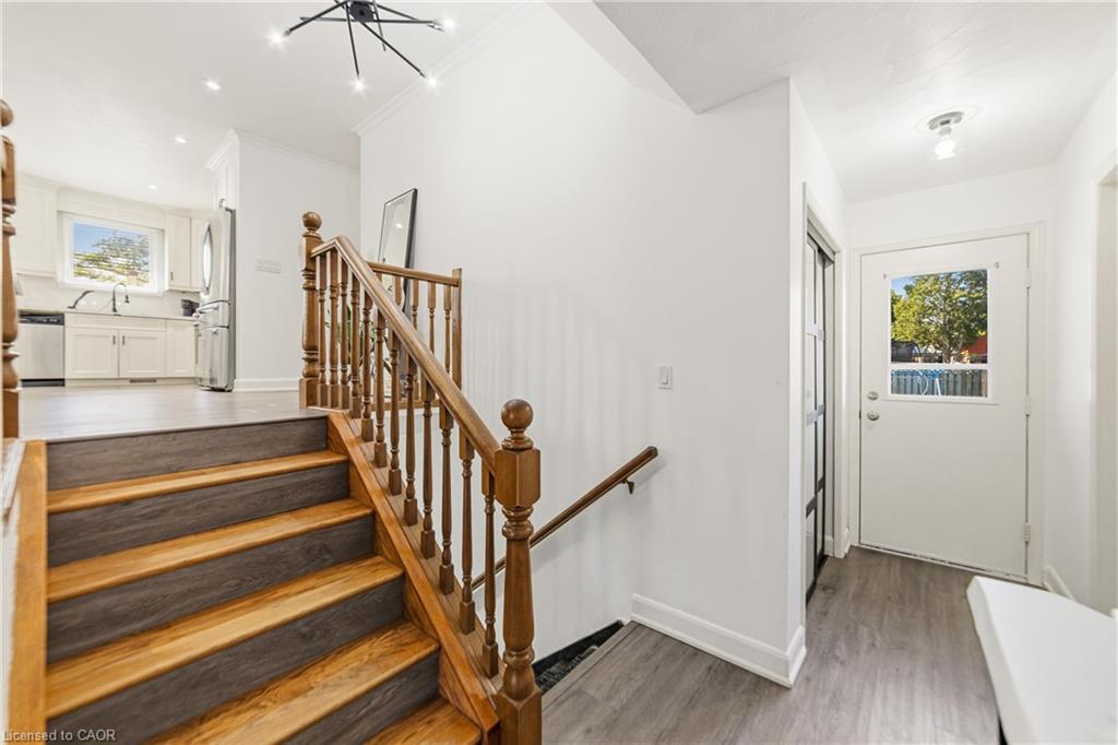 4 Ravine Crescent Property Photo 4
