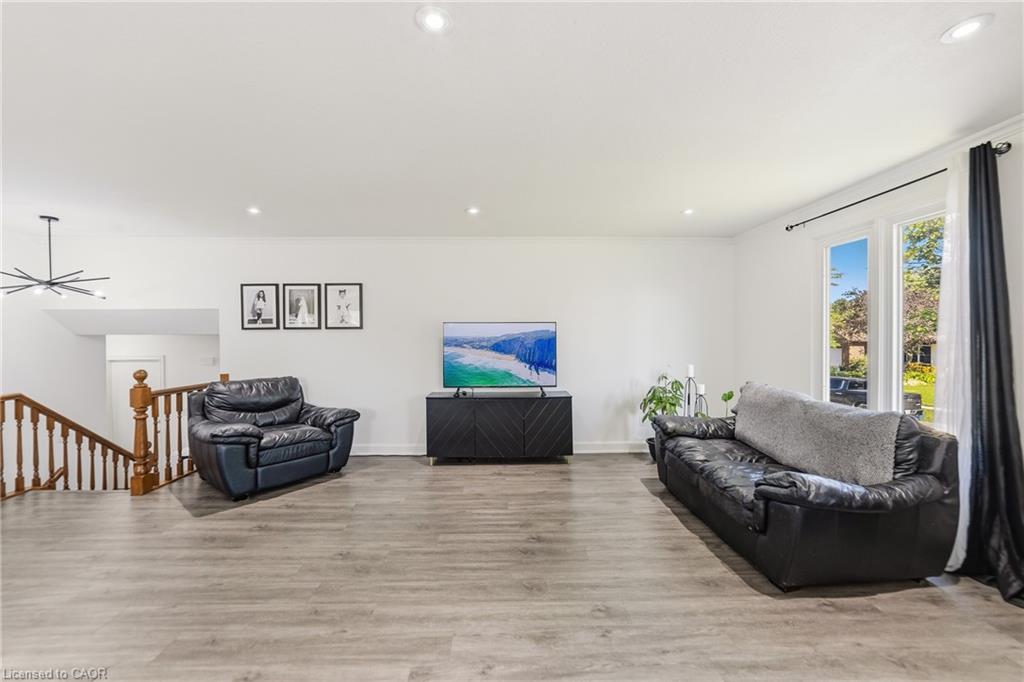 4 Ravine Crescent Property Photo 12