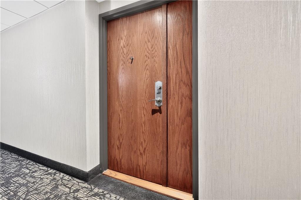 407-2511 Lakeshore Road W Property Photo 3