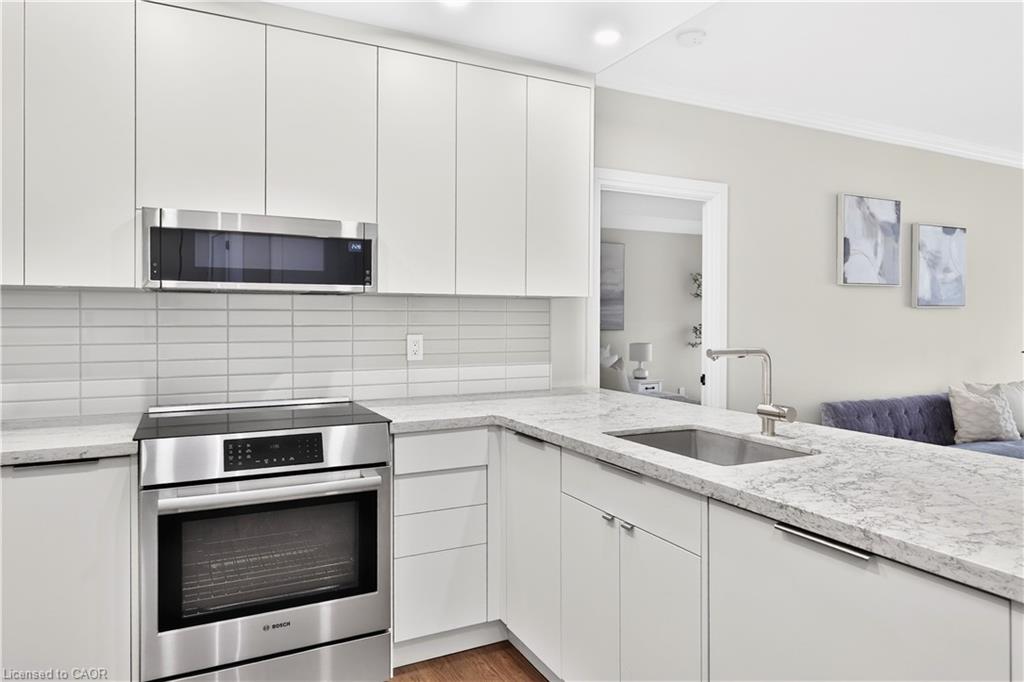 407-2511 Lakeshore Road W Property Photo 8