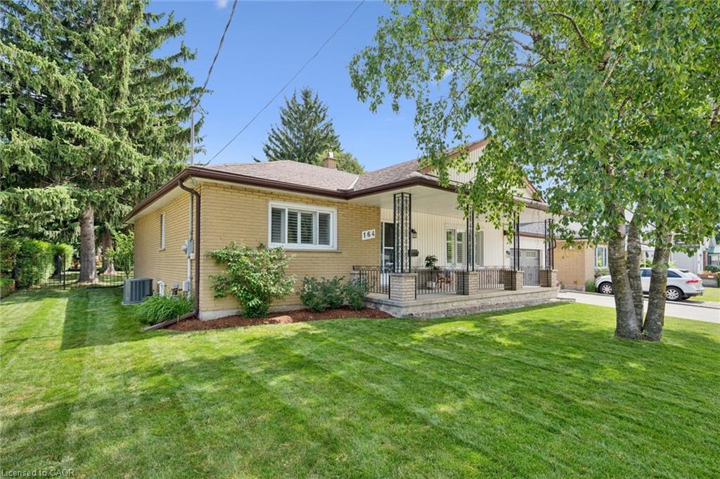 164 Bridge Street W Property Photo 3
