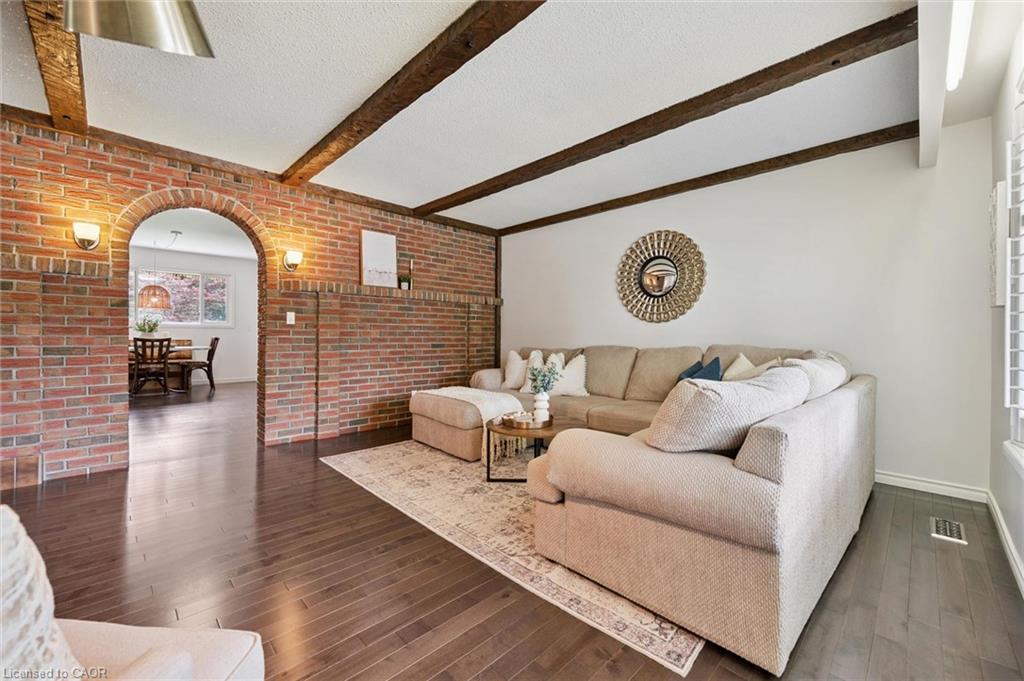 164 Bridge Street W Property Photo 9