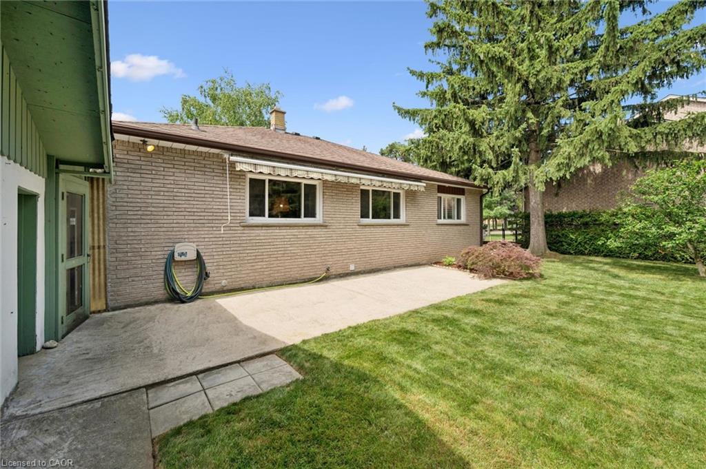 164 Bridge Street W Property Photo 32