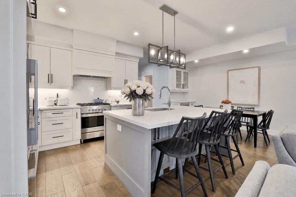 6 Iroquois Avenue Property Photo 6