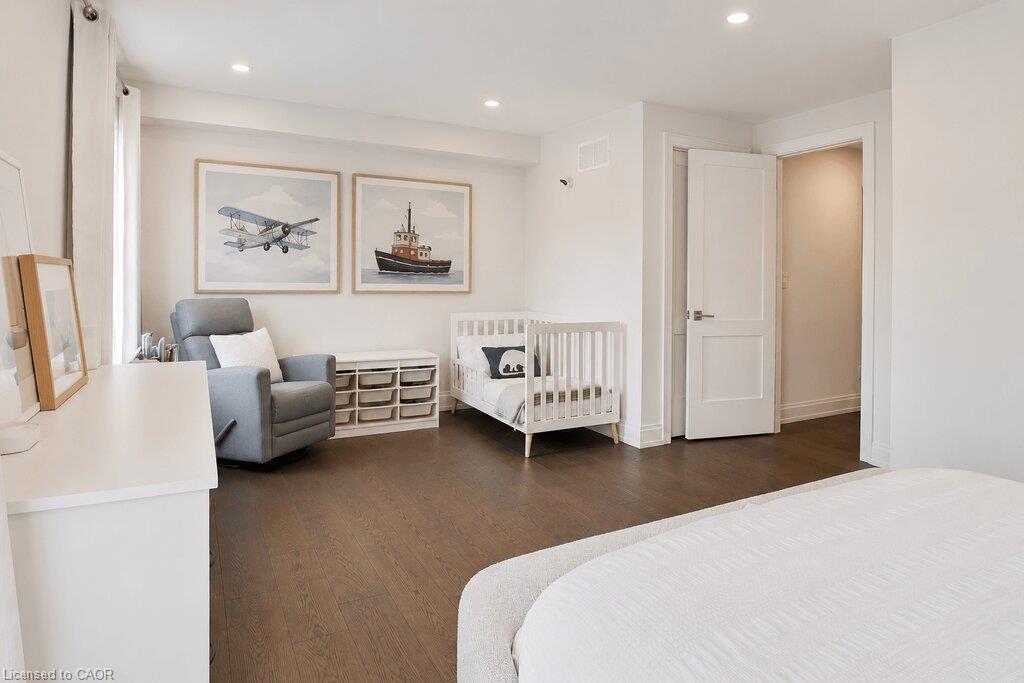 6 Iroquois Avenue Property Photo 16