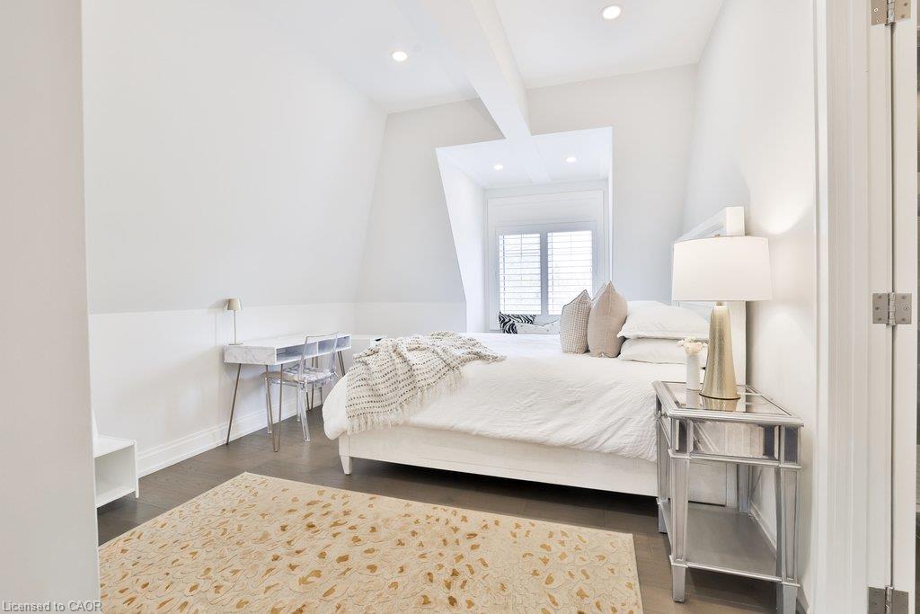 6 Iroquois Avenue Property Photo 22