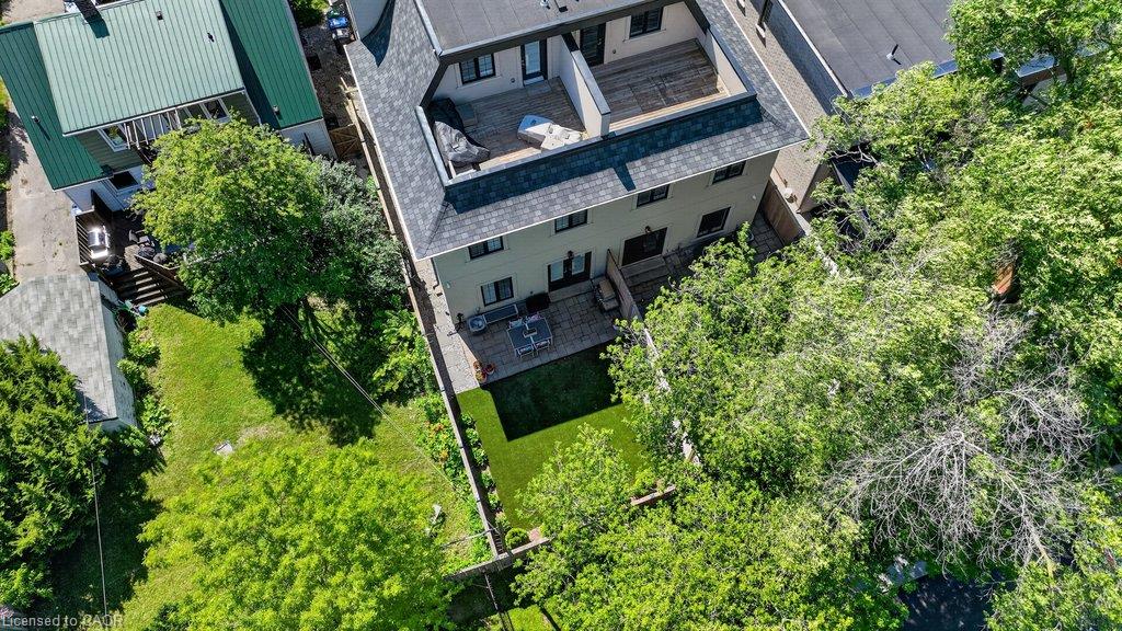 6 Iroquois Avenue Property Photo 34
