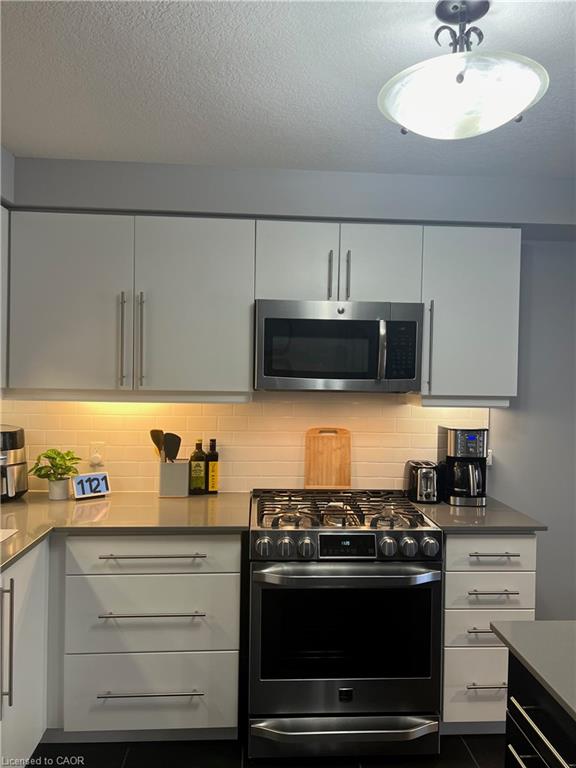 76 Meadowridge Street Property Photo 9