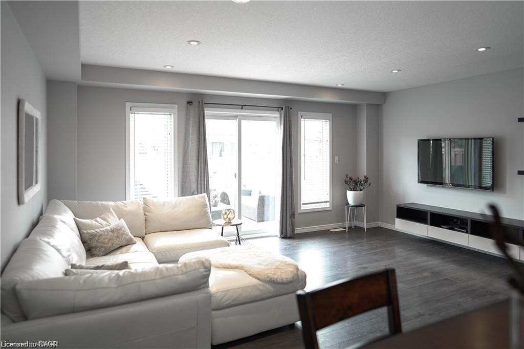 76 Meadowridge Street Property Photo 11