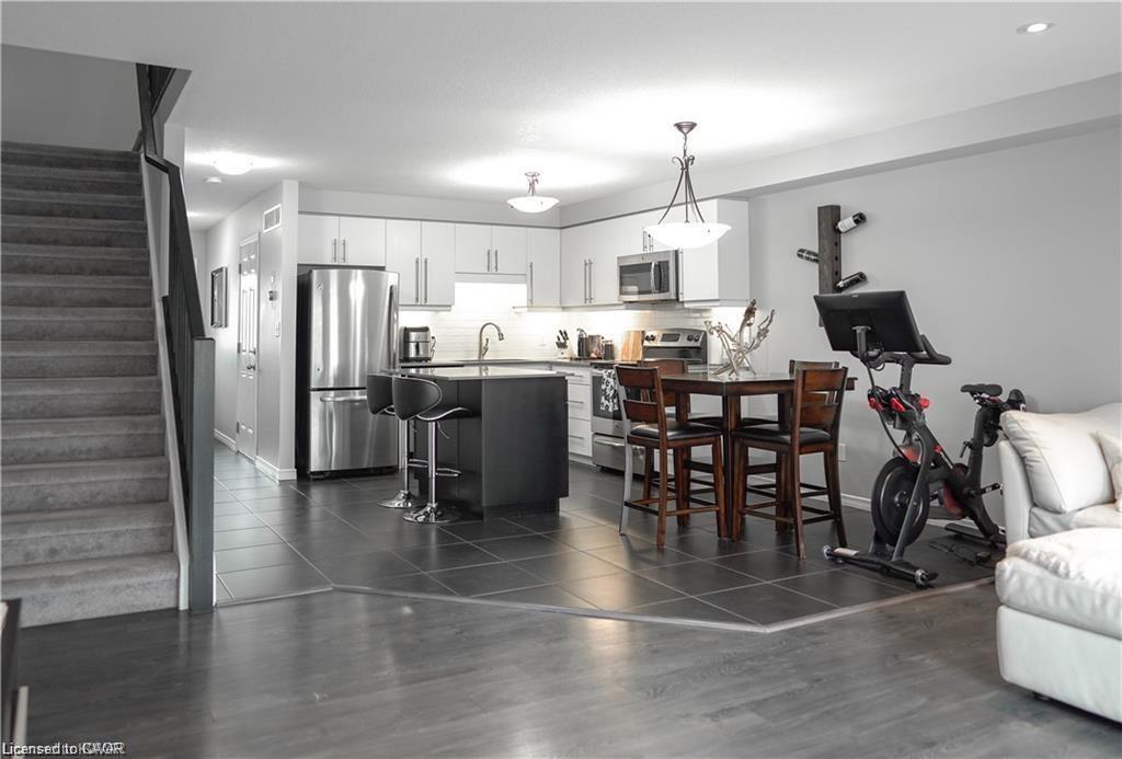 76 Meadowridge Street Property Photo 15