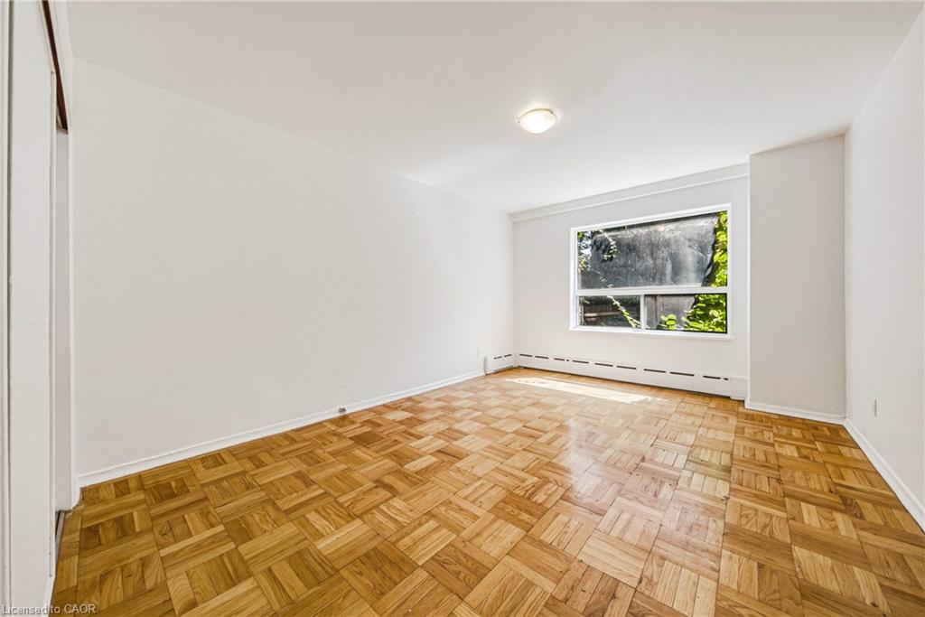 107-325a James Street S Property Photo 7
