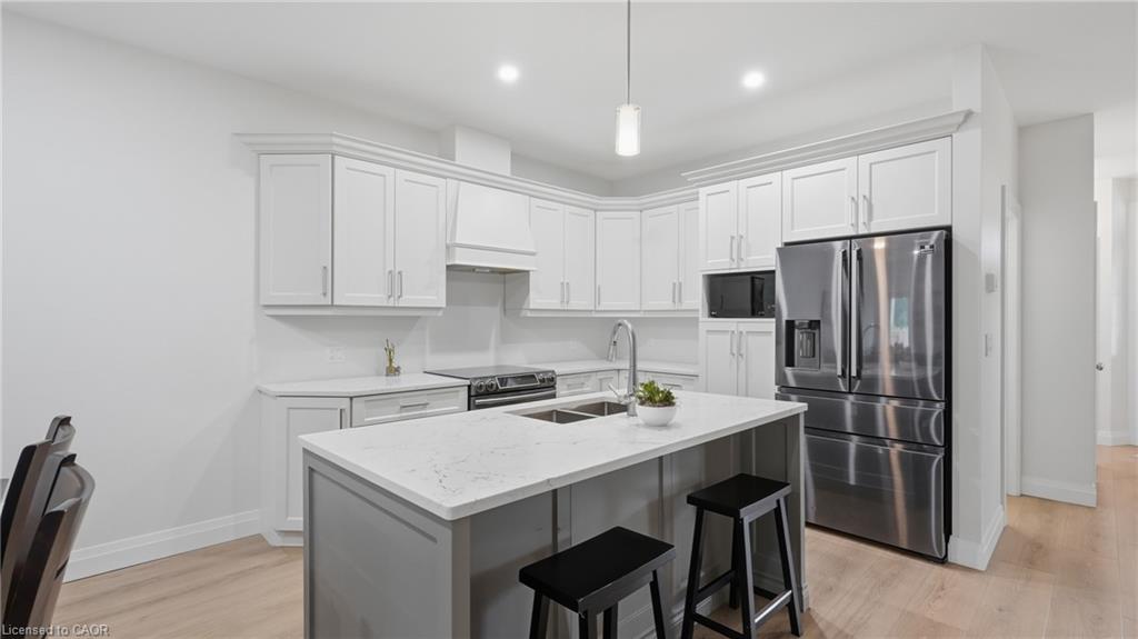 1055 Bay Street Property Photo 6