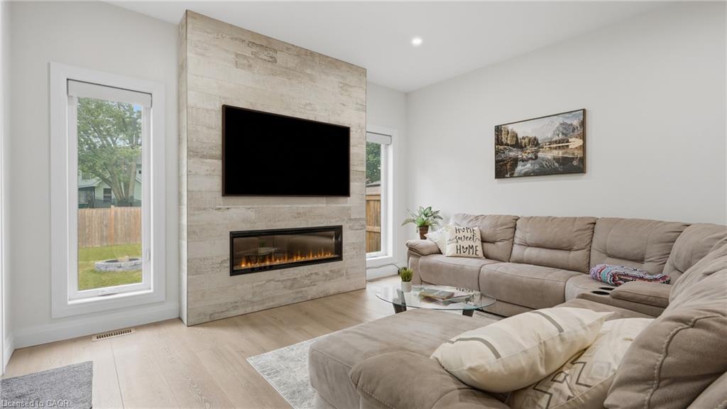 1055 Bay Street Property Photo 12