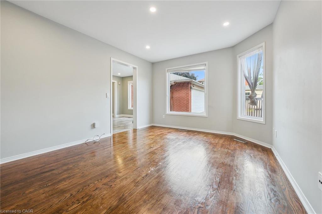2456 Sixth Line Property Photo 17