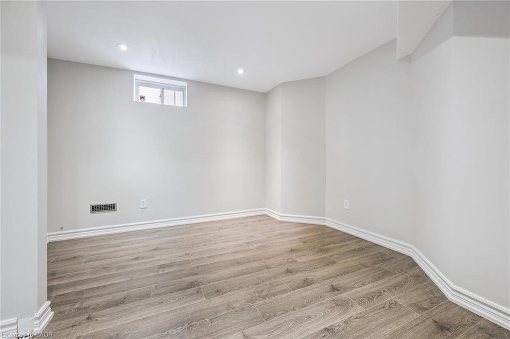 2456 Sixth Line Property Photo 44