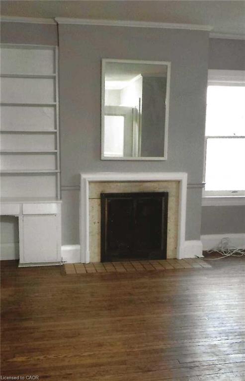 16 Wellington Street E Property Photo 3