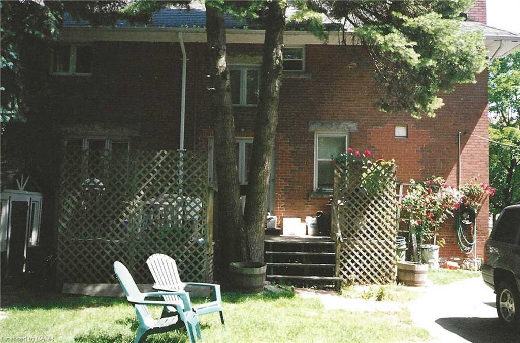 16 Wellington Street E Property Photo 17