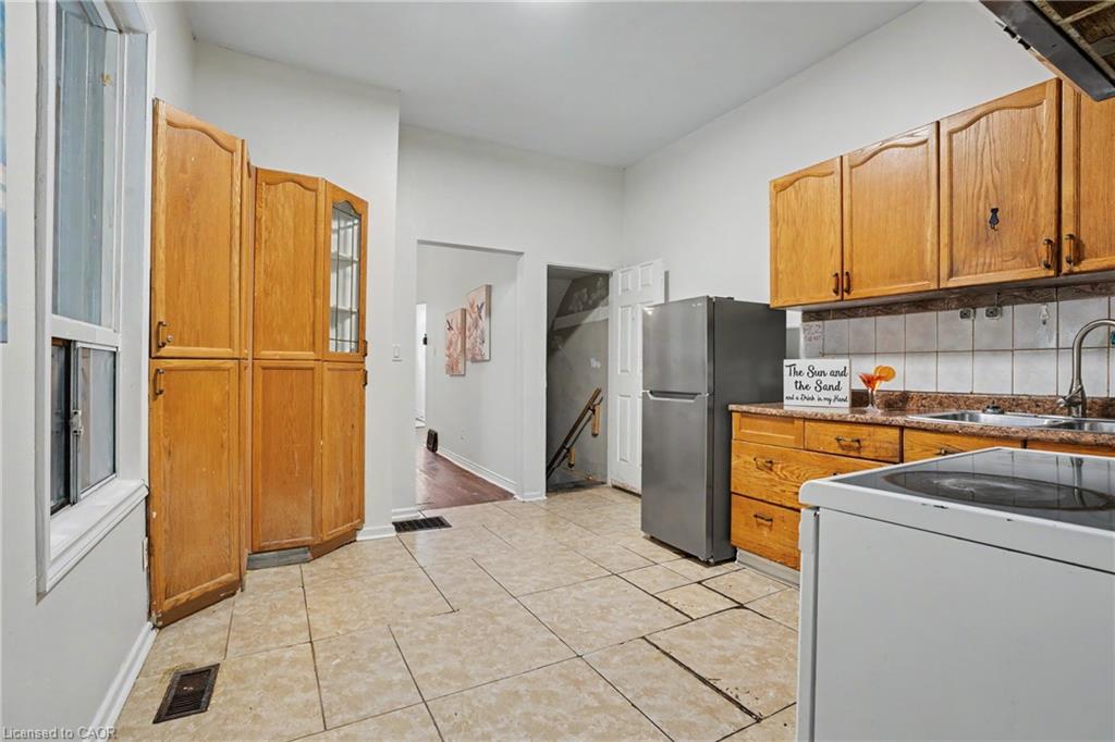 52 Cathcart Street Property Photo 12
