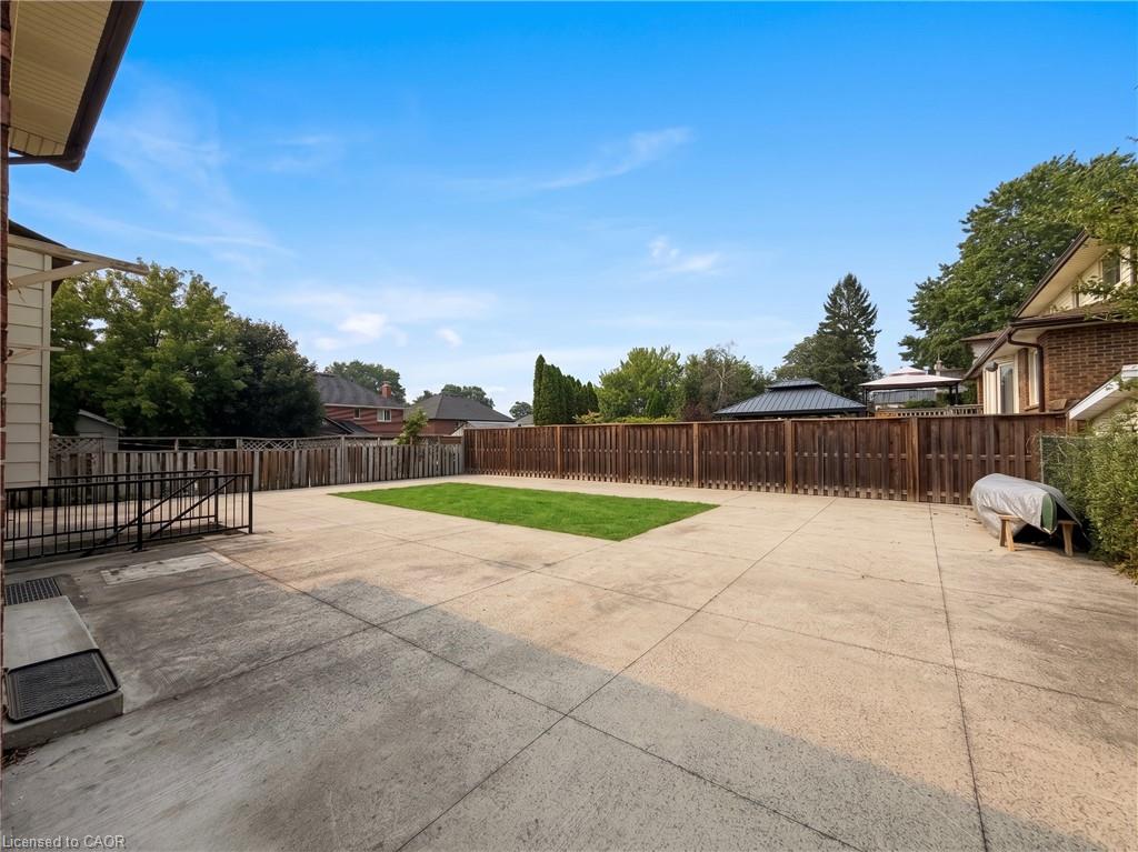 84 Amherst Drive Property Photo 2