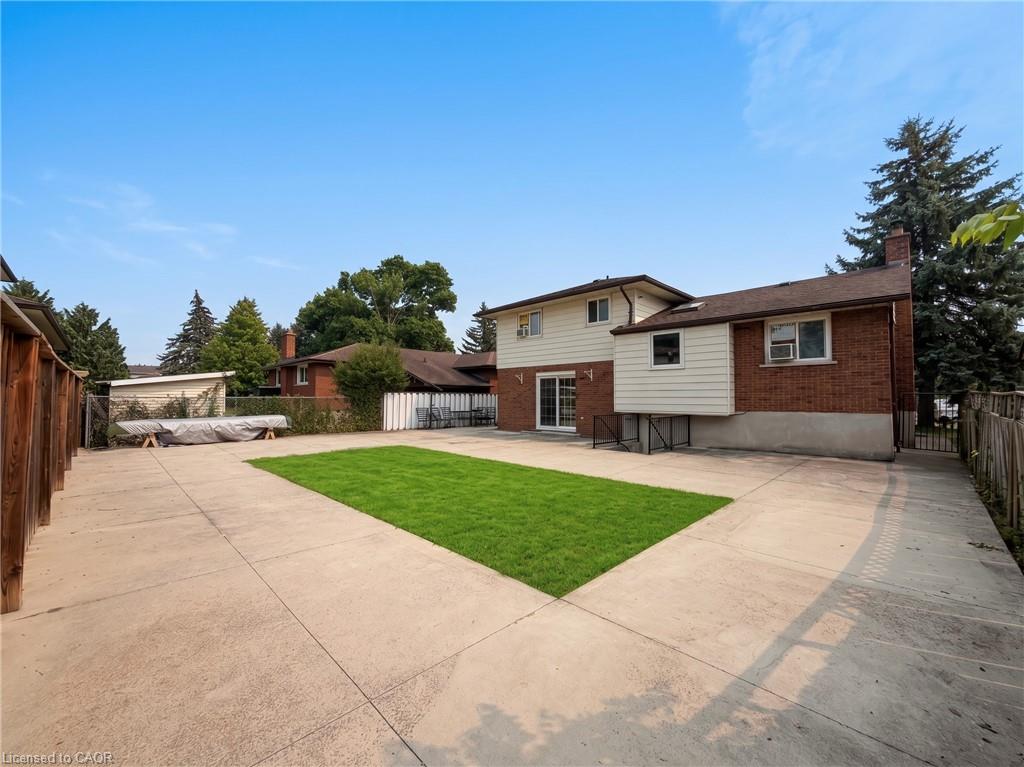 84 Amherst Drive Property Photo 3