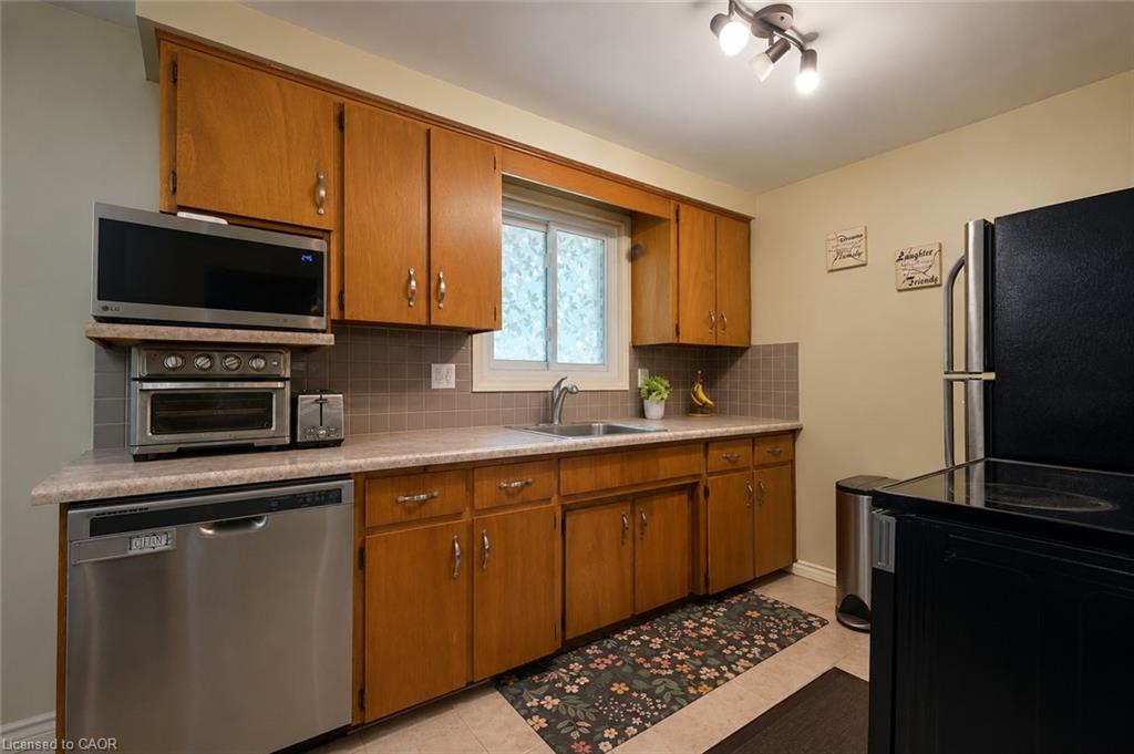 165 Selkirk Drive Property Photo 5