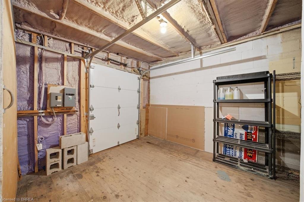 48 Grand River Street N Property Photo 18