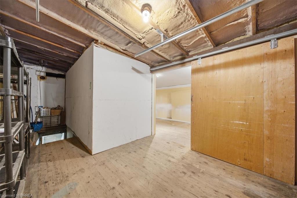 48 Grand River Street N Property Photo 19