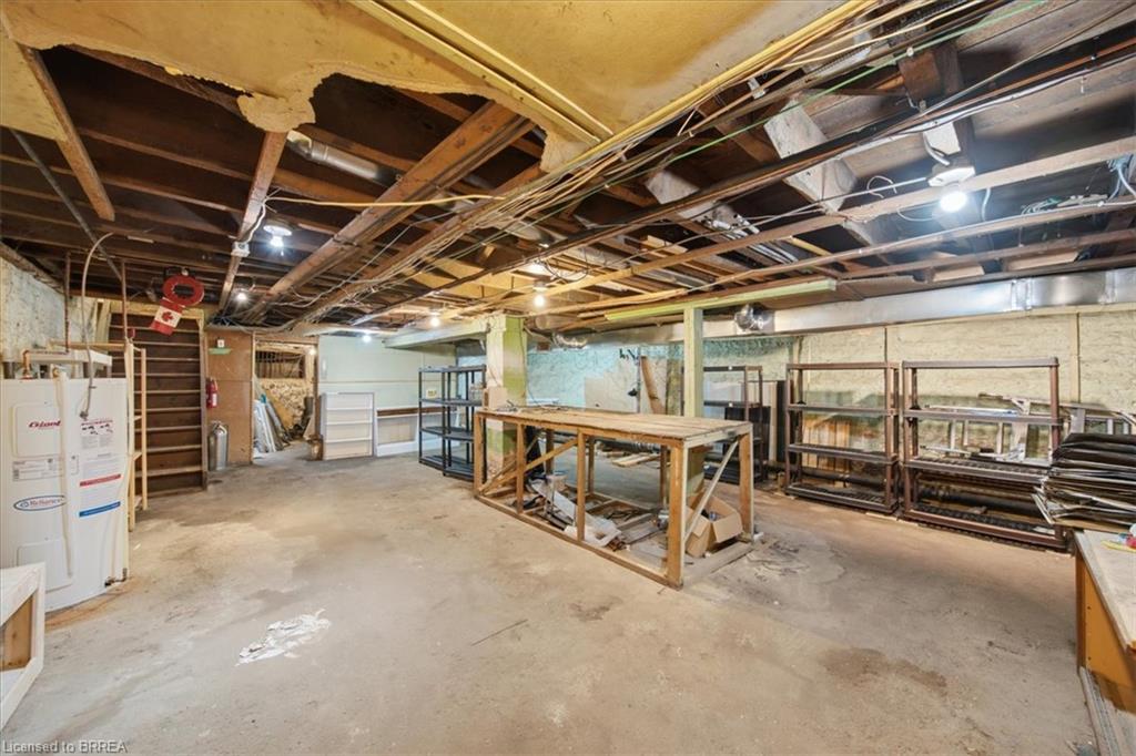 48 Grand River Street N Property Photo 20