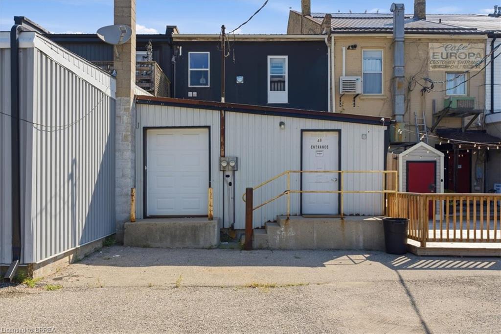 48 Grand River Street N Property Photo 24