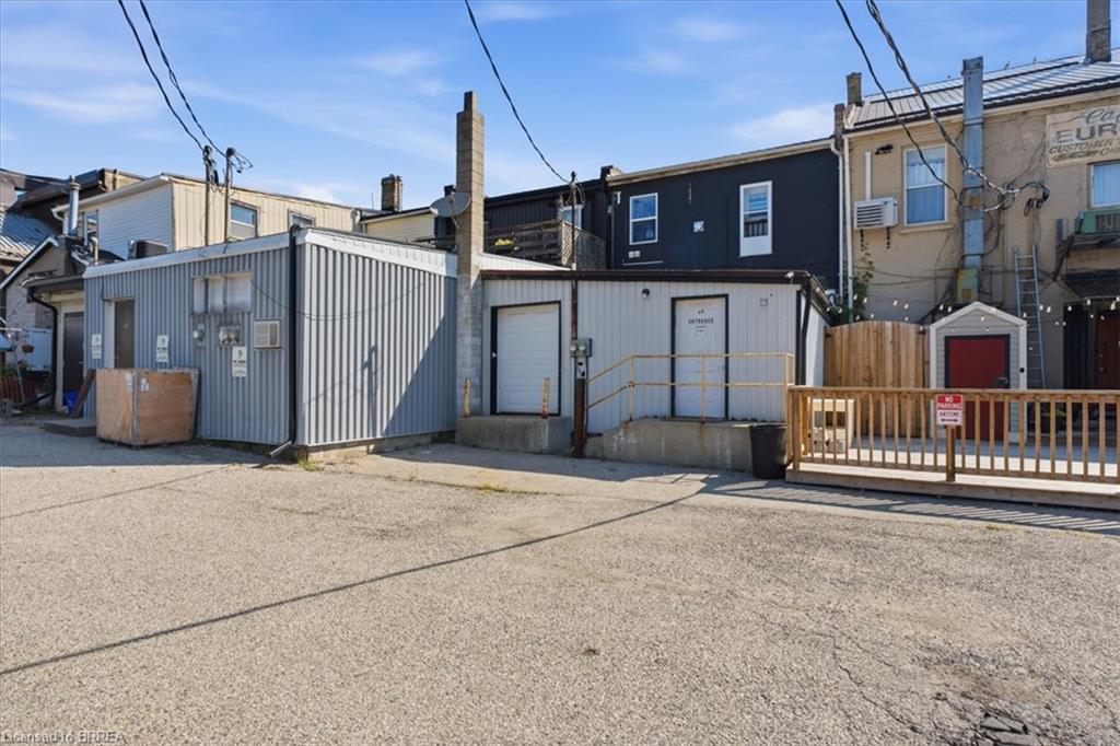 48 Grand River Street N Property Photo 25