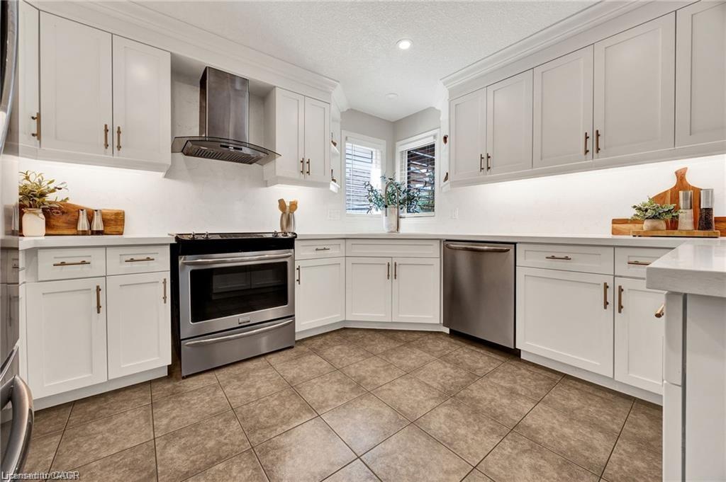 202 Brookmead Street Property Photo 8
