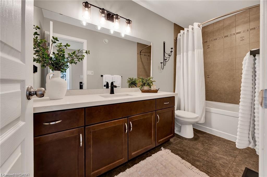 202 Brookmead Street Property Photo 23