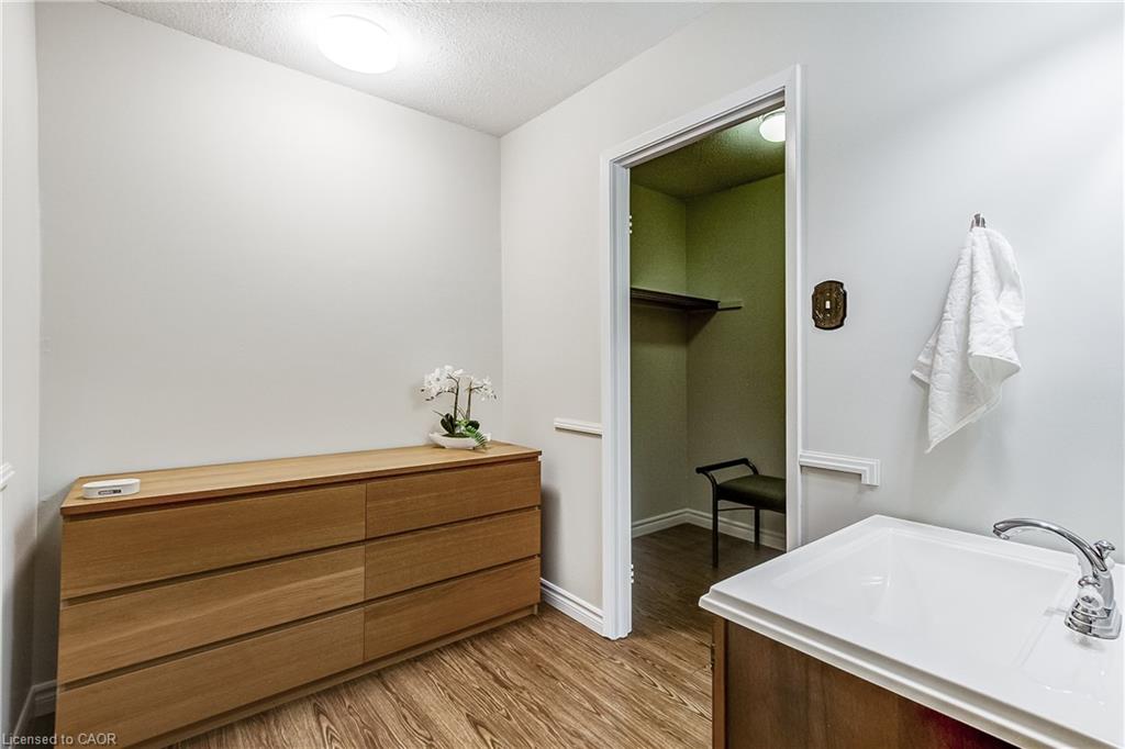 1-1580 Kerns Road Property Photo 28
