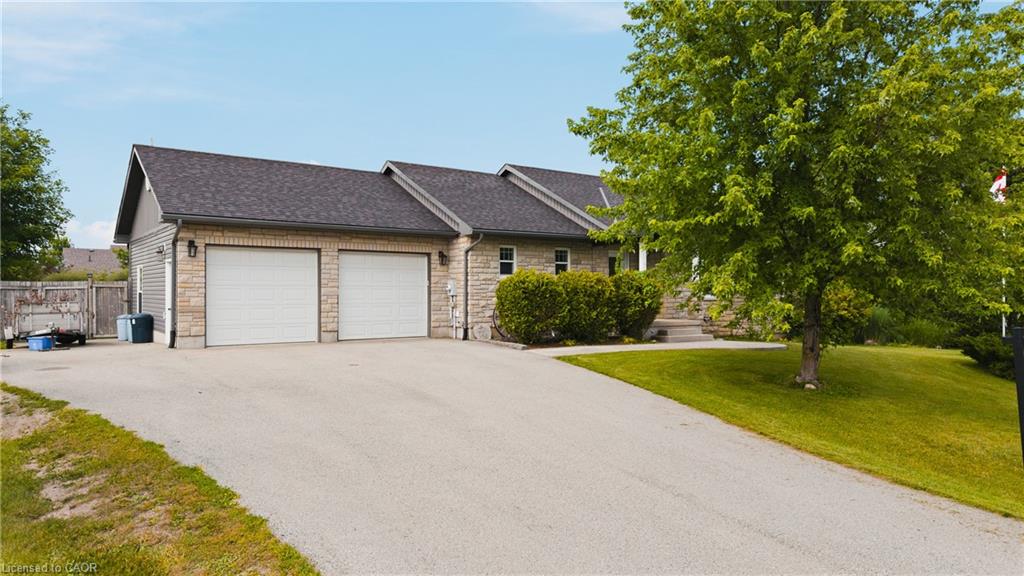 14 Regency Drive Property Photo 3