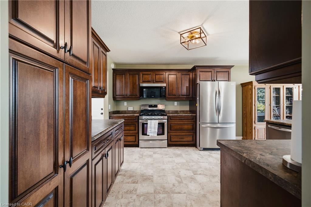14 Regency Drive Property Photo 11