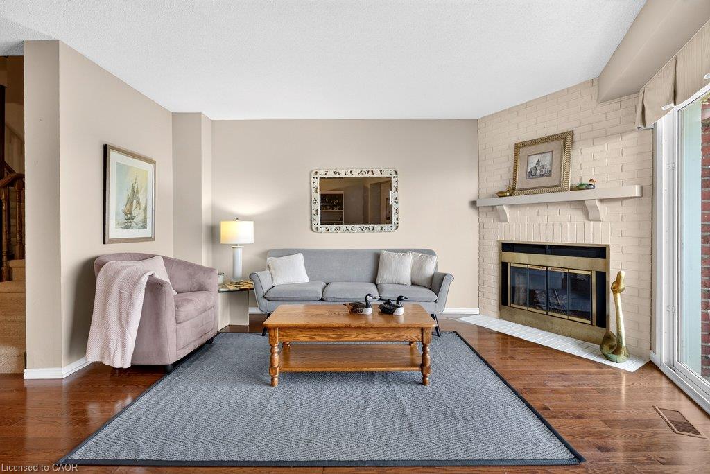 8-2136 Old Lakeshore Road Property Photo 6