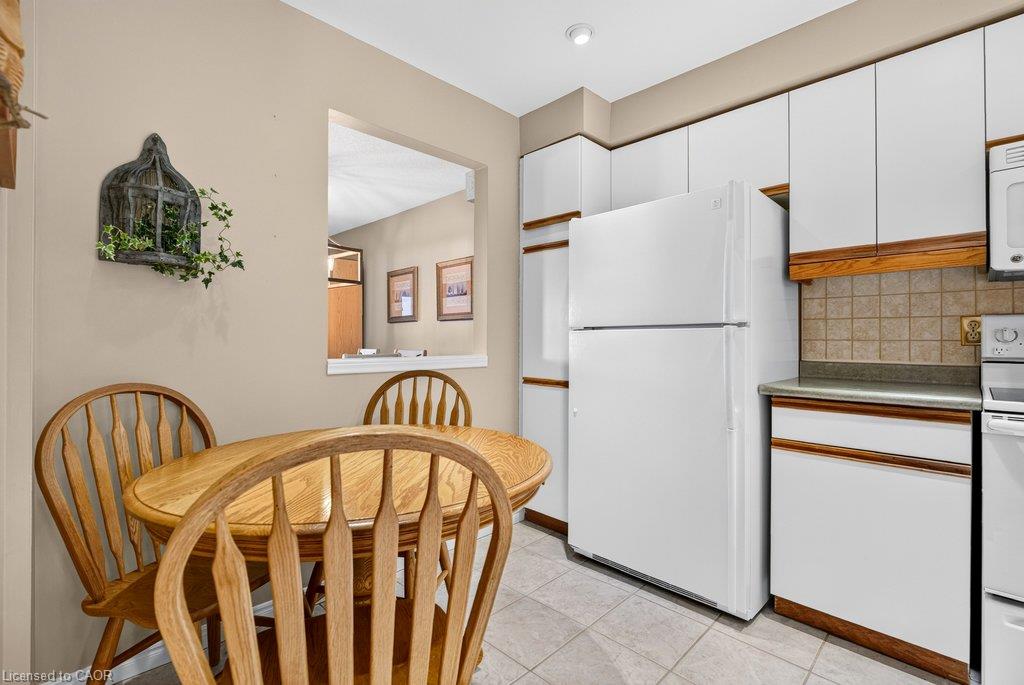 8-2136 Old Lakeshore Road Property Photo 13
