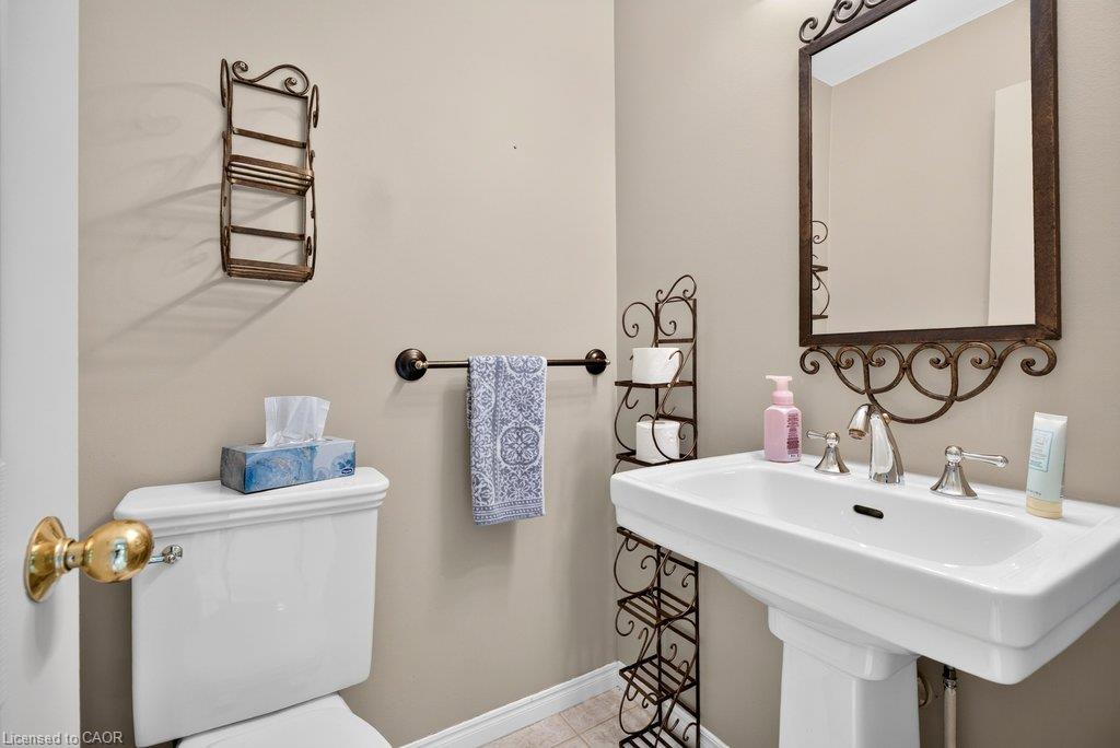 8-2136 Old Lakeshore Road Property Photo 14