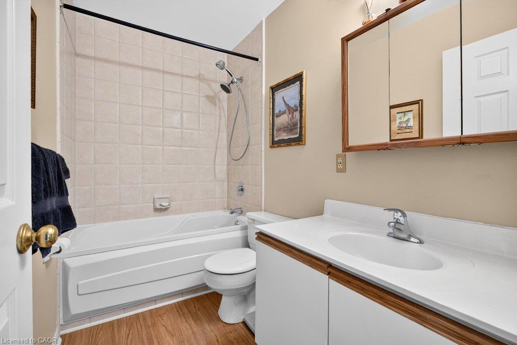 8-2136 Old Lakeshore Road Property Photo 25