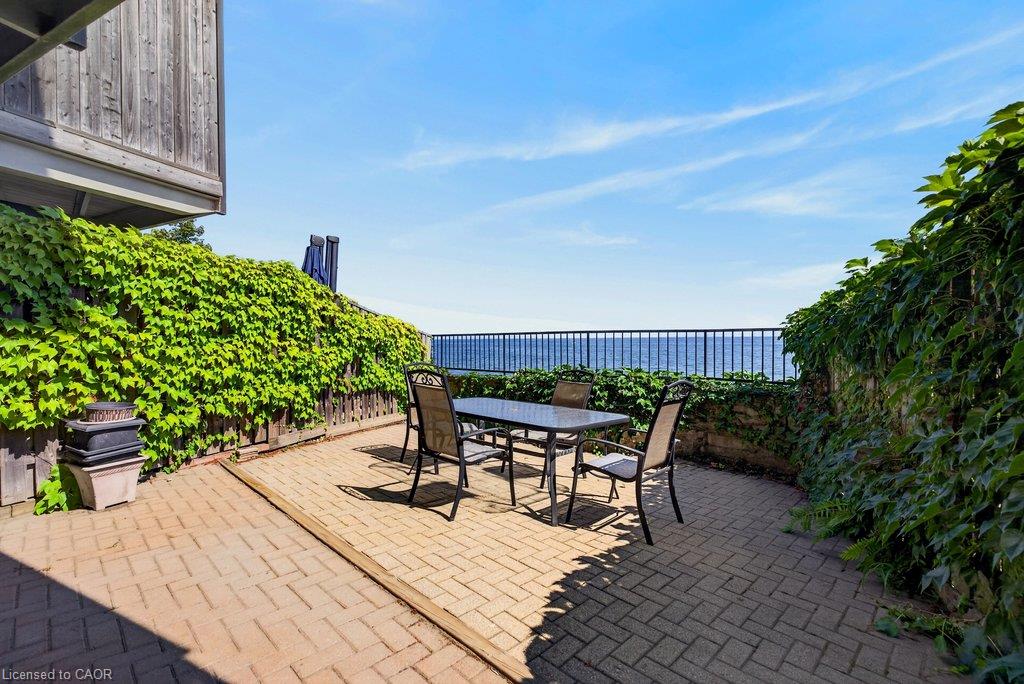 8-2136 Old Lakeshore Road Property Photo 32