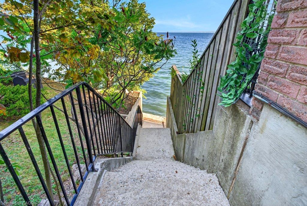 8-2136 Old Lakeshore Road Property Photo 35