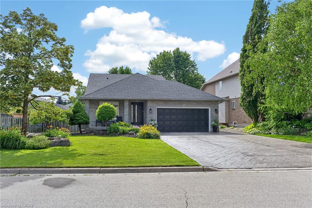 51 Cabriolet Crescent Property Photo 1