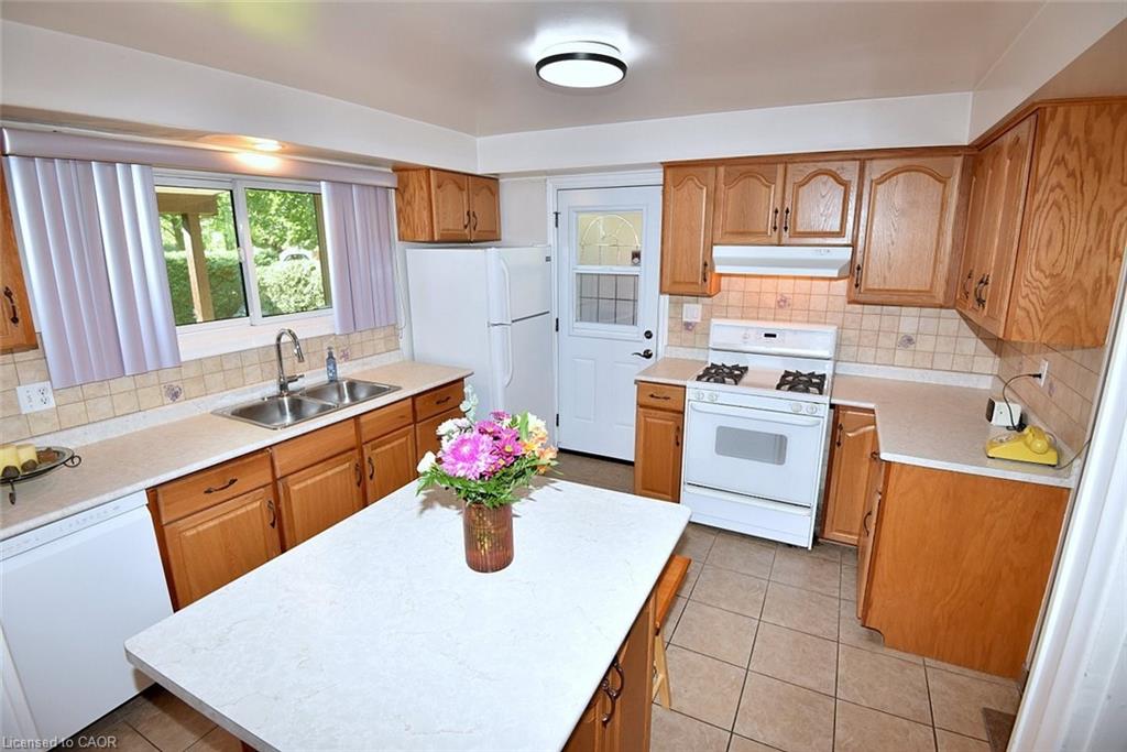2 Price Avenue Property Photo 16