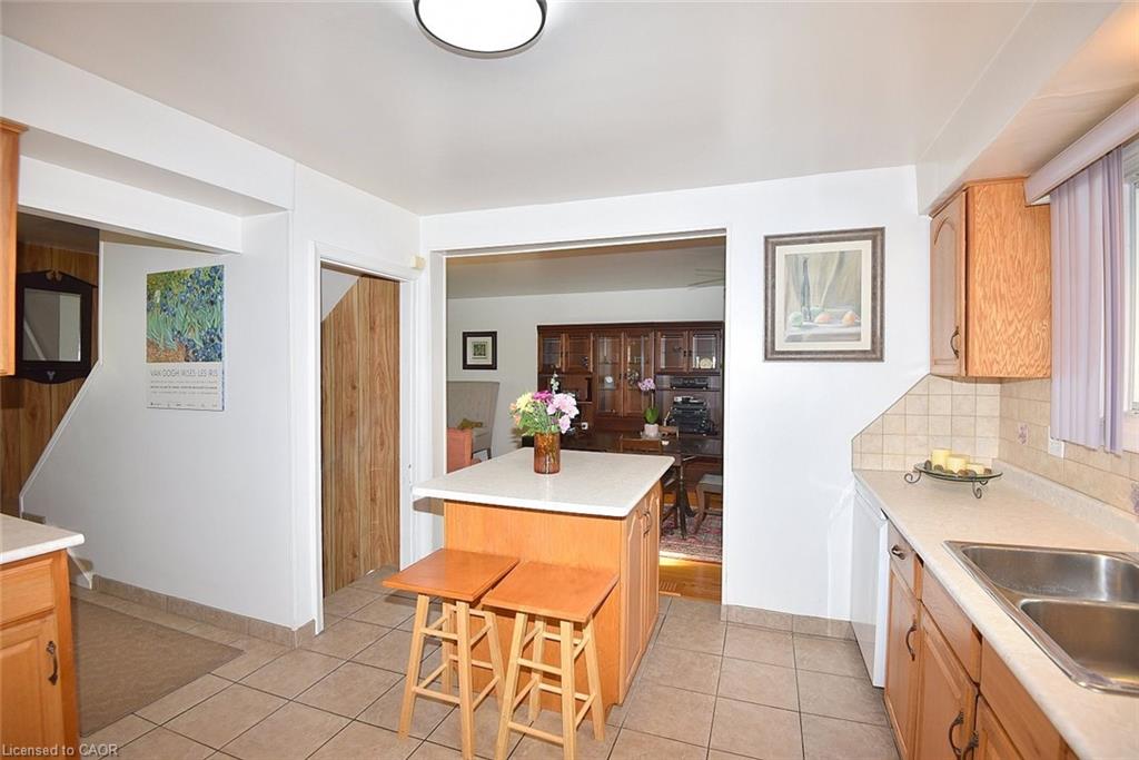 2 Price Avenue Property Photo 17