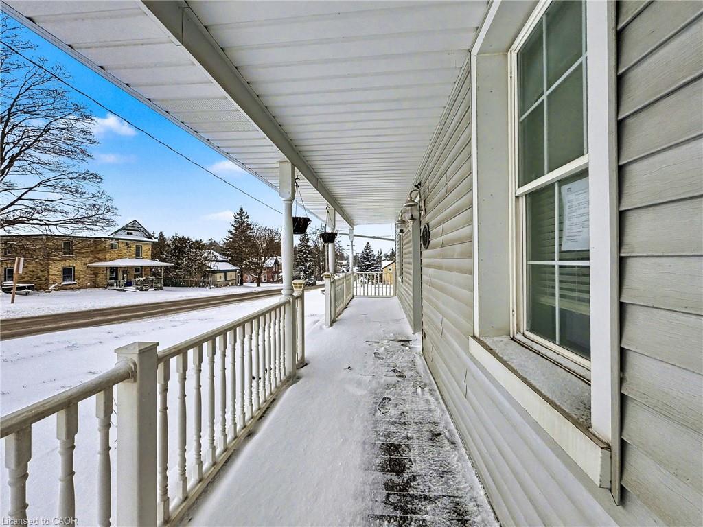 76 Main Street E Property Photo 4