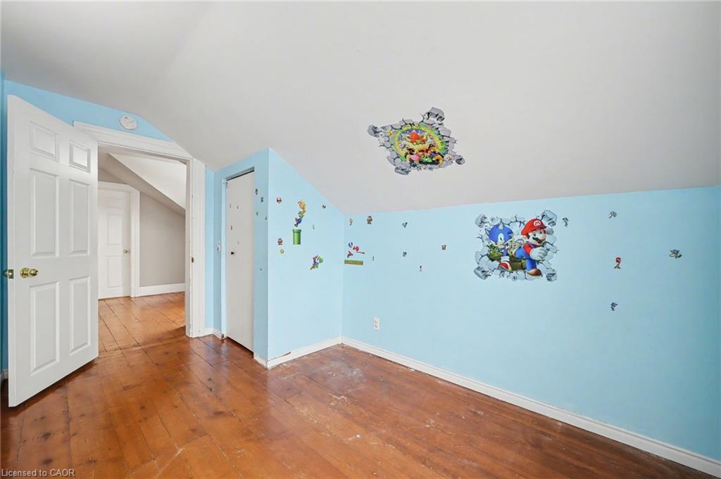 76 Main Street E Property Photo 26